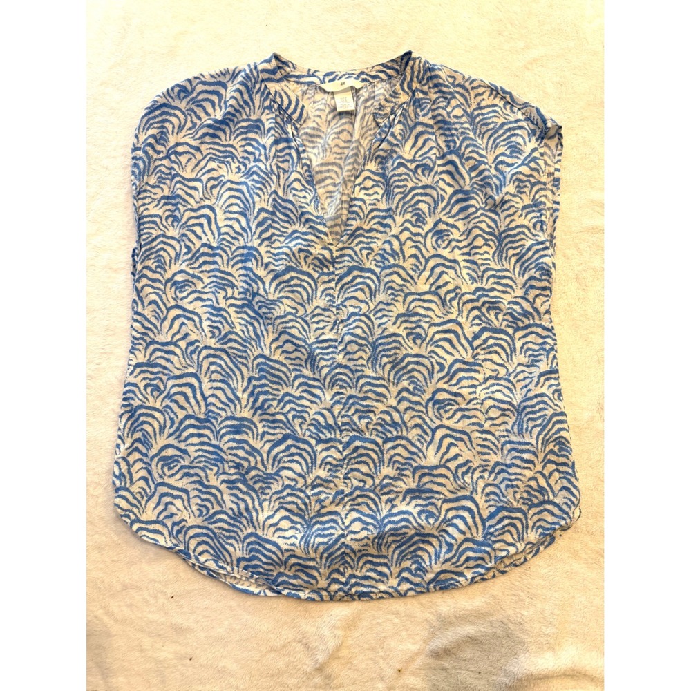 H&M Blue White Abstract Wave Print Sleeveless Blouse V-Neck Top Medium
